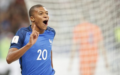 龙珠电竞精华-C罗戴帽难救主