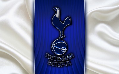 龙珠电竞焦点-加布里埃尔训练中指导年轻球员